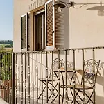 La Casa Delle Api Bed & Breakfast 4*
