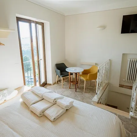 La Casa Delle Api Nocleg ze śniadaniem 4*